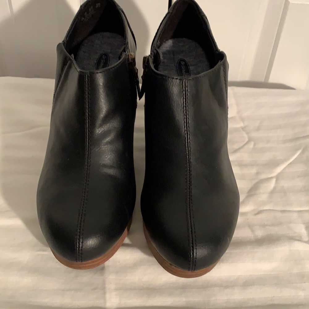 Dr Scholl’s True Comfort. Black ankle shoe. Size 9.5